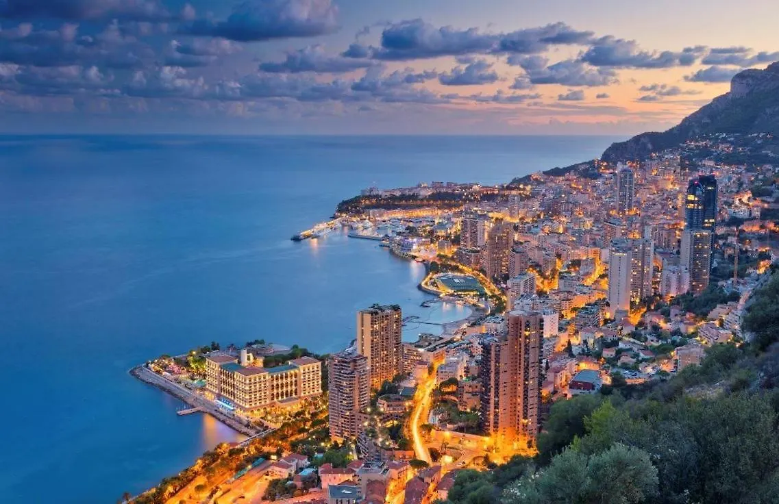 2025 Monaco Gp Formula 1 - 4 Persons - Private Parking - Full Renovated - Clim - Fast Wifi - Modern Premium Room 0*, Menton