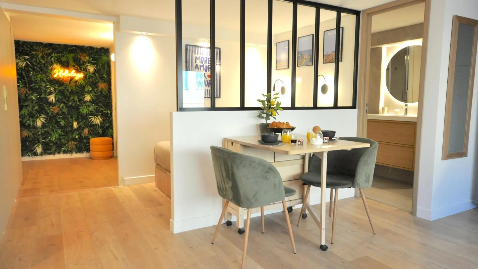 4 Personnes- Menton - Monaco - Plages - Neuf